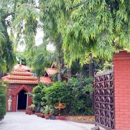 Golden Mandalay Hotel Bagian luar foto