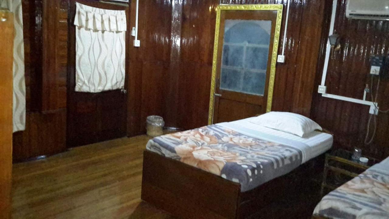 Golden Mandalay Hotel Bagian luar foto